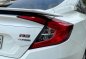 White Honda Civic 2017 for sale in Manila-5