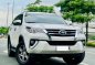 Selling White Toyota Fortuner 2016 in Makati-1