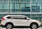 Selling White Honda Cr-V 2012 in Makati-4