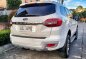 Selling White Ford Everest 2016 in Manila-9