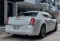 White Chrysler 300c 2013 for sale in -7