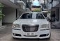 White Chrysler 300c 2013 for sale in -0