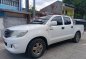 White Toyota Hilux 2013 for sale in Quezon City-6