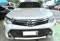 Pearl White Toyota Camry 2017 for sale in Pasig-9