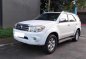 White Toyota Fortuner 2010 for sale in Quezon City-0
