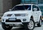 Selling White Mitsubishi Montero 2010 in Makati-2