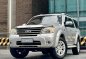 Selling White Ford Everest 2014 in Makati-2