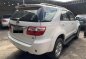 Selling White Toyota Fortuner 2010 in Quezon City-1