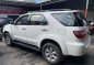 Selling White Toyota Fortuner 2010 in Quezon City-2