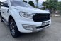 Selling White Ford Everest 2016 in Quezon City-9