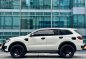 Selling White Ford Everest 2016 in Makati-7