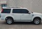 Pearl White Ford Everest 2014 for sale in Automatic-1