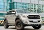 White Ford Everest 2017 for sale in Makati-2