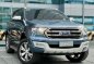 Selling White Ford Everest 2016 in Makati-0