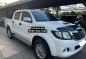 White Toyota Hilux 2013 for sale in Mandaue-0
