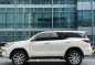 Selling White Toyota Fortuner 2017 in Makati-6