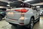 Selling White Toyota Fortuner 2017 in Manila-3