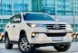 Selling White Toyota Fortuner 2017 in Makati-2