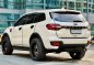 Selling White Ford Everest 2016 in Makati-6