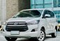 Selling White Toyota Innova 2016 in Makati-2