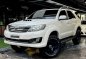 Selling White Toyota Fortuner 2014 in Manila-2